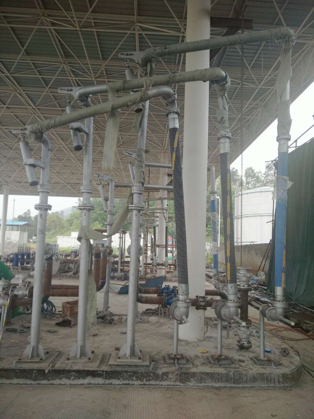 陆用流体装卸臂