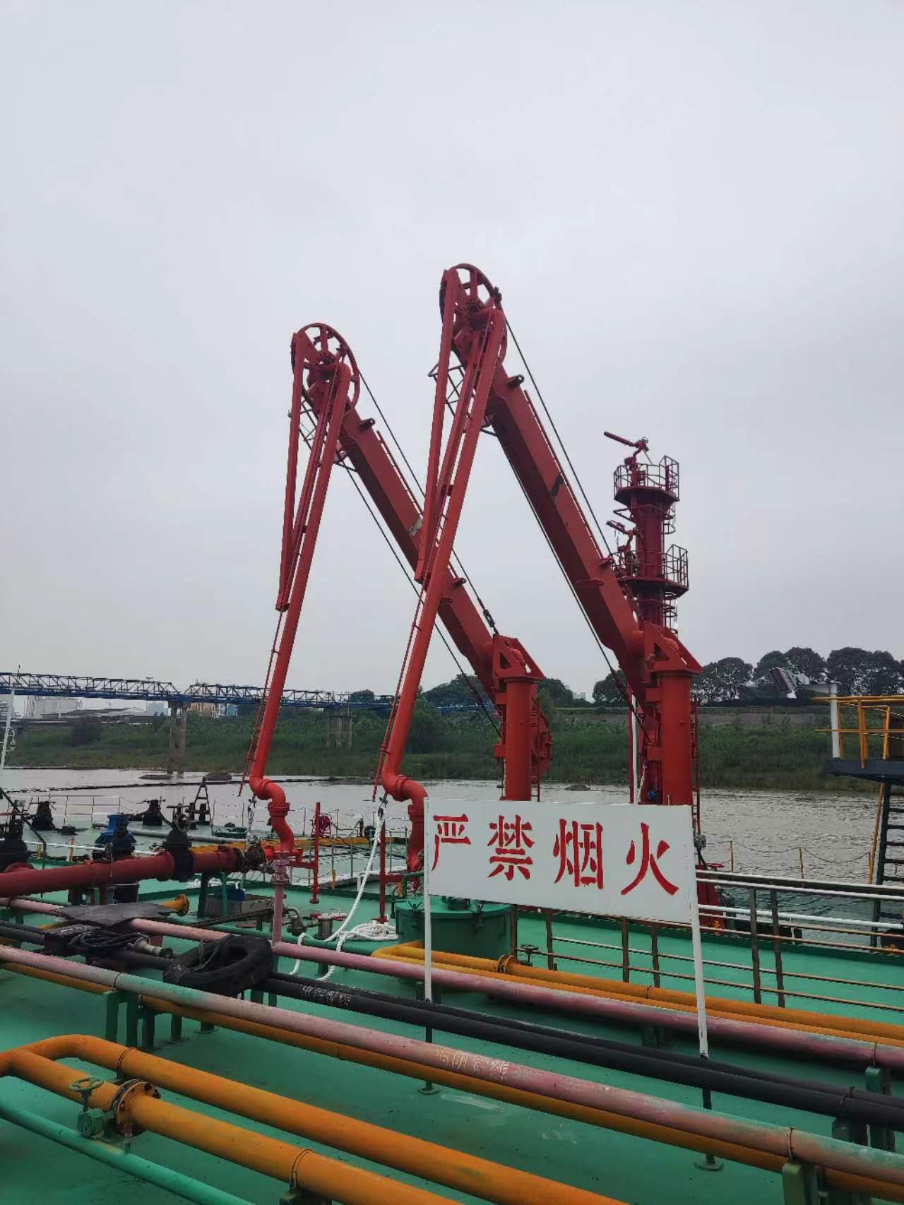 2022年 九江石化18台CCS认证趸船用输油臂现场安装调试完成